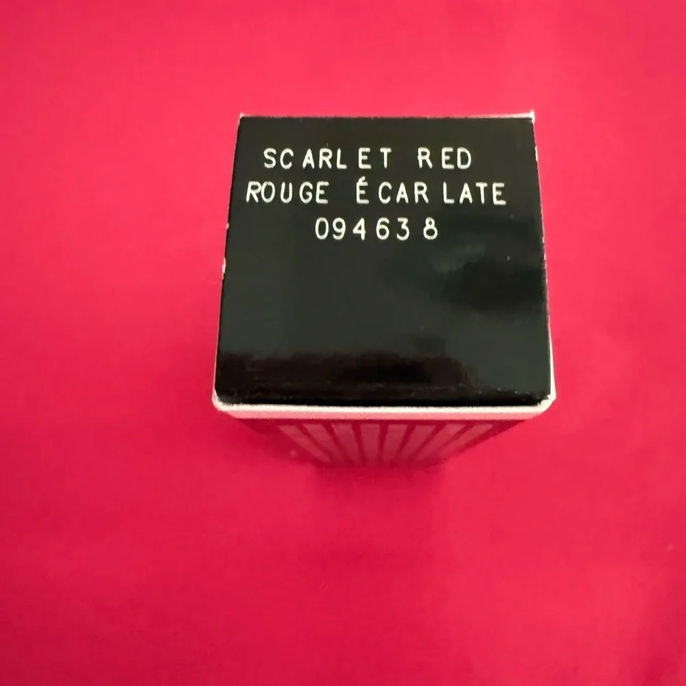 Mary Kay Gel Semi-Shine Lipstick - Scarlet Red New in Box